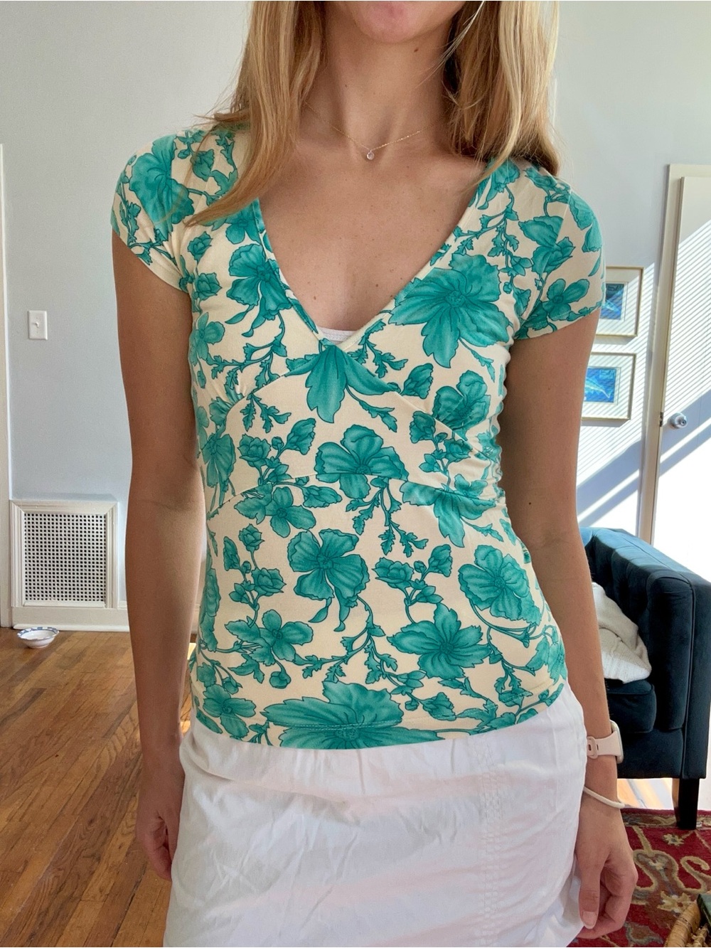 Banana Republic Cream Fitted V-Neck Short Sleeve Top with Teal Floral Print